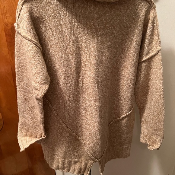 Tan and white cowl neck sweater in GUC - Picture 2 of 3